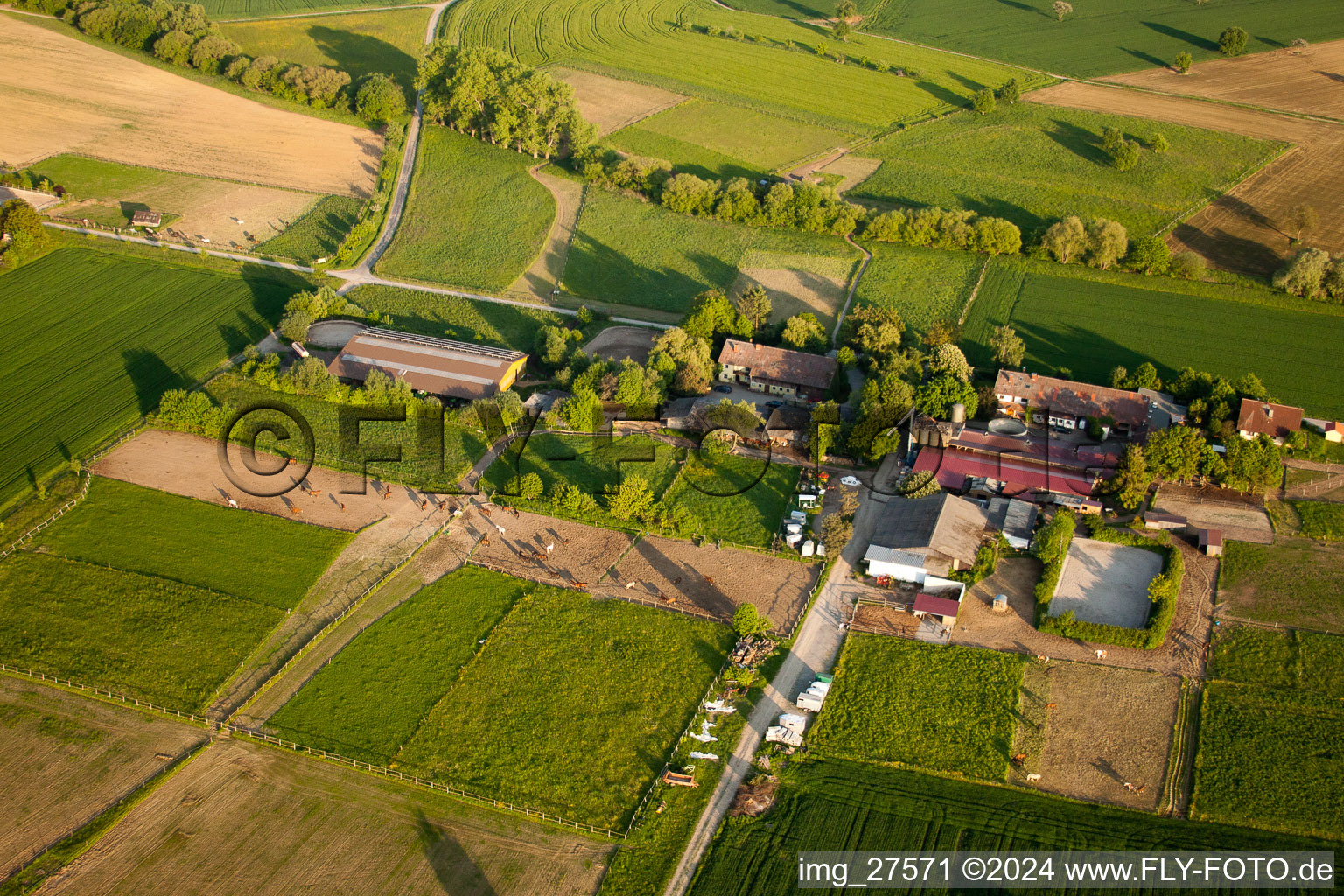 Vue oblique de Dans la pierre à le quartier Langensteinbach in Karlsbad dans le département Bade-Wurtemberg, Allemagne