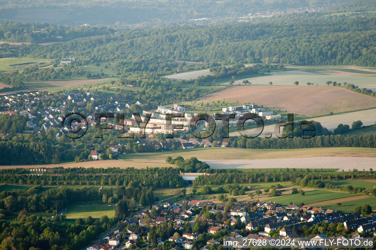 Vue aérienne de Quartier Hohenwettersbach in Karlsruhe dans le département Bade-Wurtemberg, Allemagne