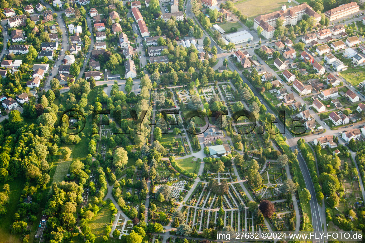 Vue aérienne de Cimetière à Ettlingen dans le département Bade-Wurtemberg, Allemagne