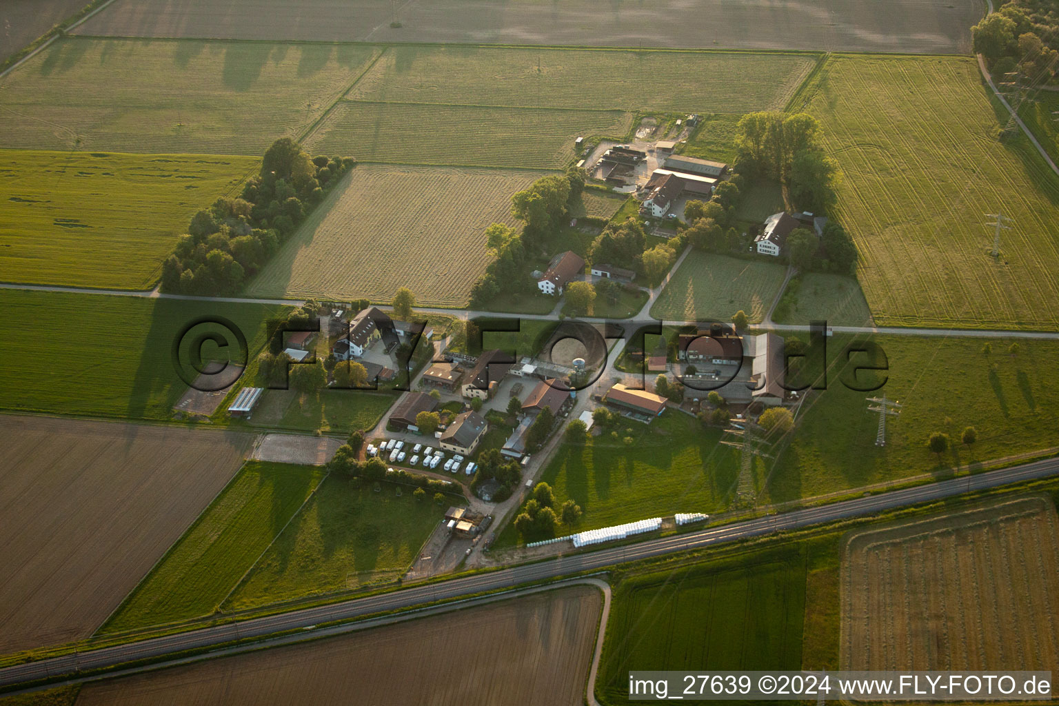 Vue aérienne de Rüppur, Hofgut Schleinkofer à le quartier Rüppurr in Karlsruhe dans le département Bade-Wurtemberg, Allemagne