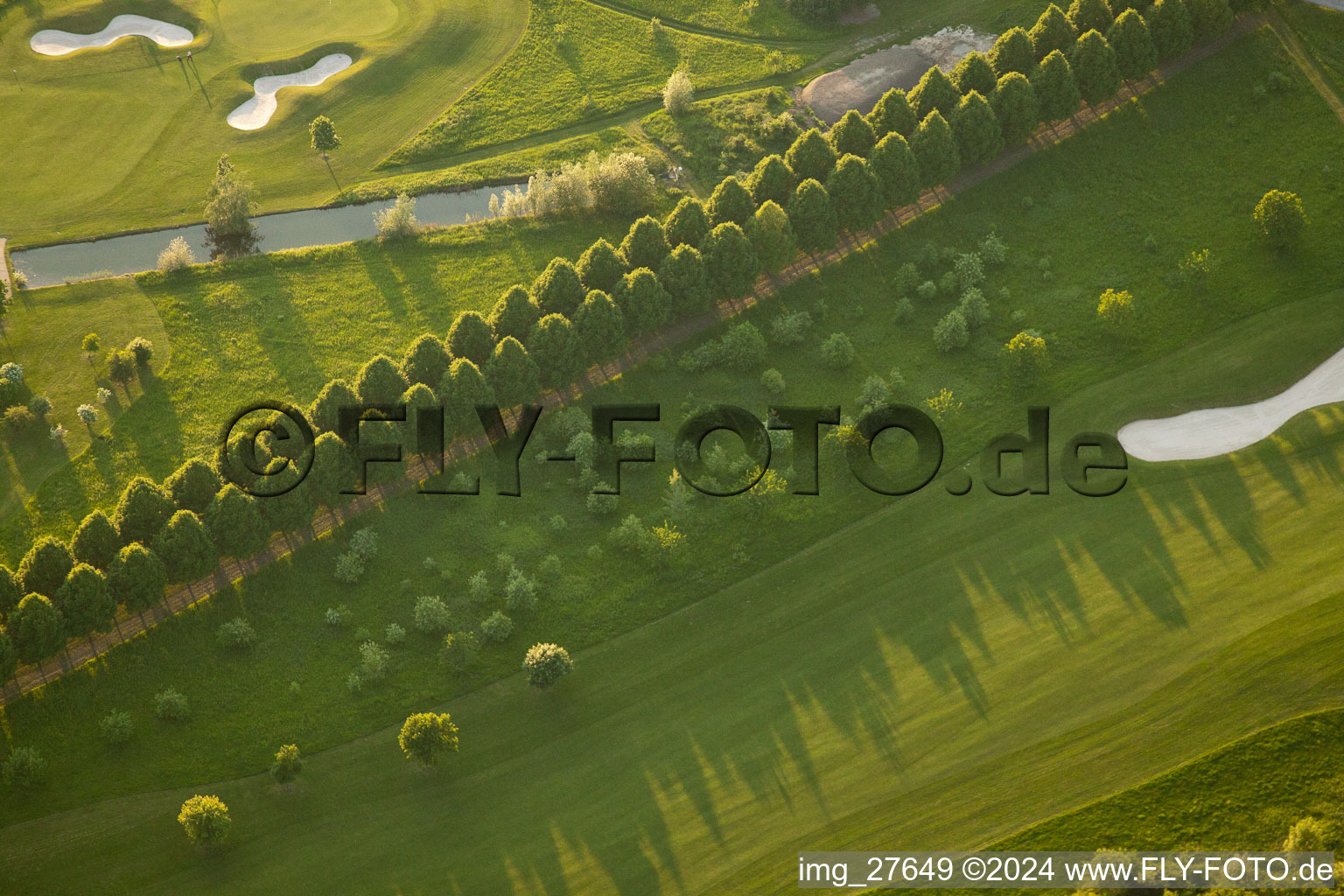 Vue oblique de Club de golf Hofgut Scheibenhardt eV à le quartier Beiertheim-Bulach in Karlsruhe dans le département Bade-Wurtemberg, Allemagne