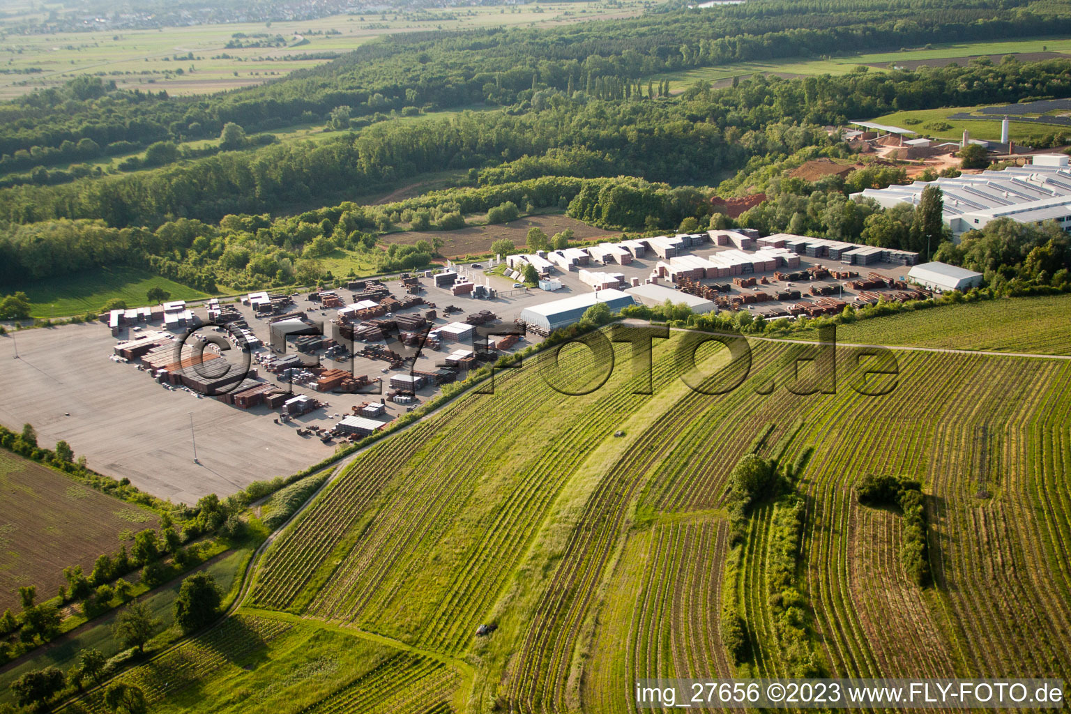 Vue aérienne de Installations techniques dans la zone industrielle WIENERBERGER MALSCH dans le district de Rot à Malsch dans le département Bade-Wurtemberg, Allemagne