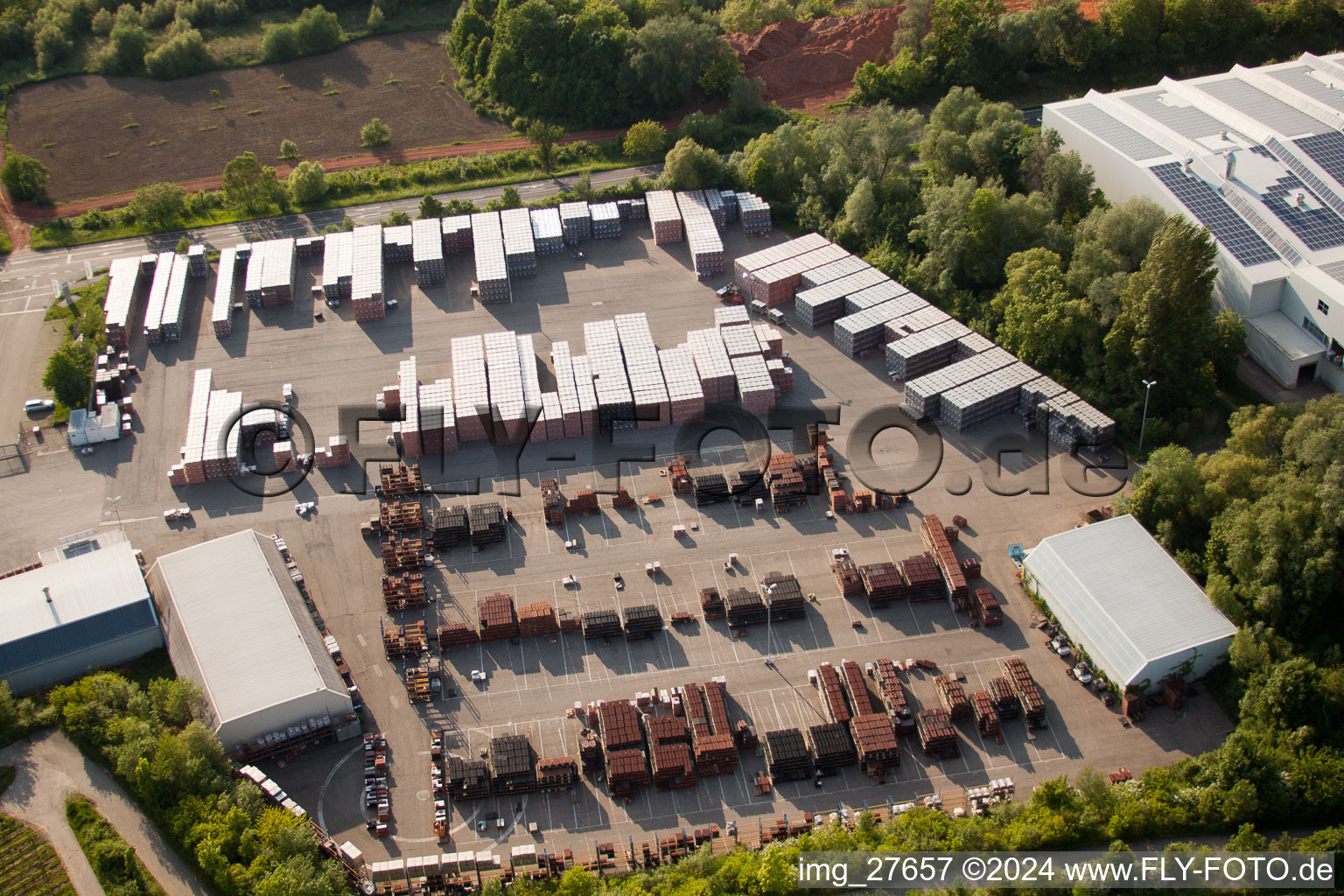 Photographie aérienne de Installations techniques dans la zone industrielle WIENERBERGER MALSCH dans le district de Rot à Malsch dans le département Bade-Wurtemberg, Allemagne