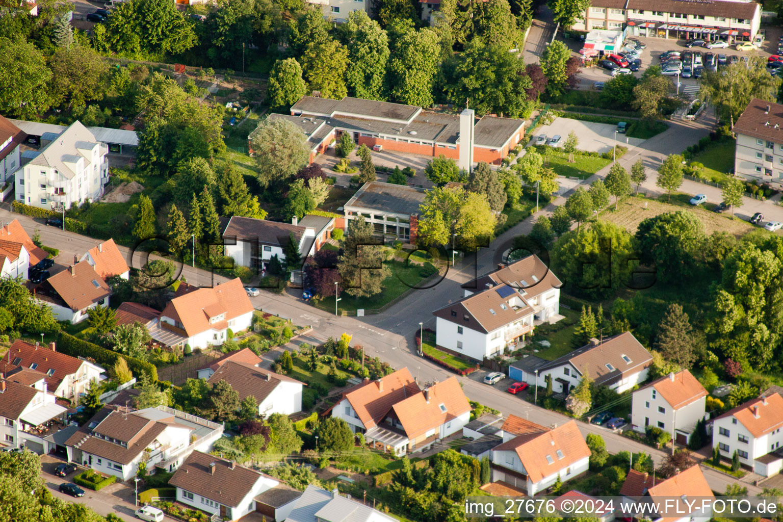 Vue oblique de Communauté Christique à Wiesloch dans le département Bade-Wurtemberg, Allemagne