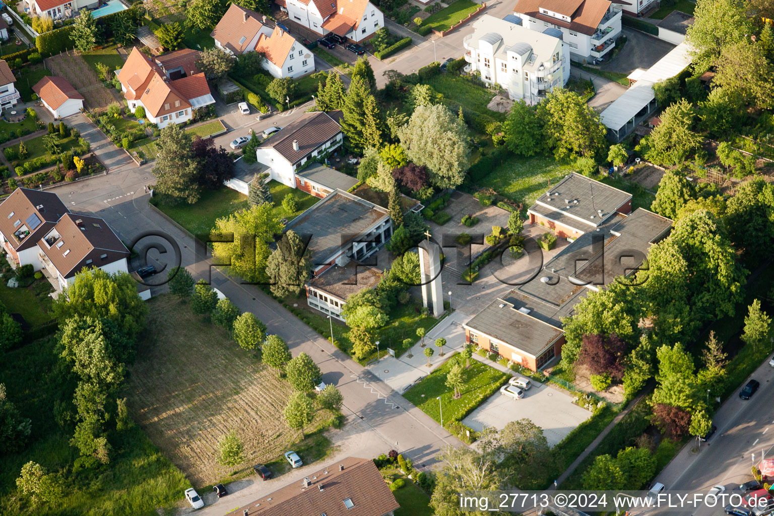 Communauté Christique à Wiesloch dans le département Bade-Wurtemberg, Allemagne vue du ciel