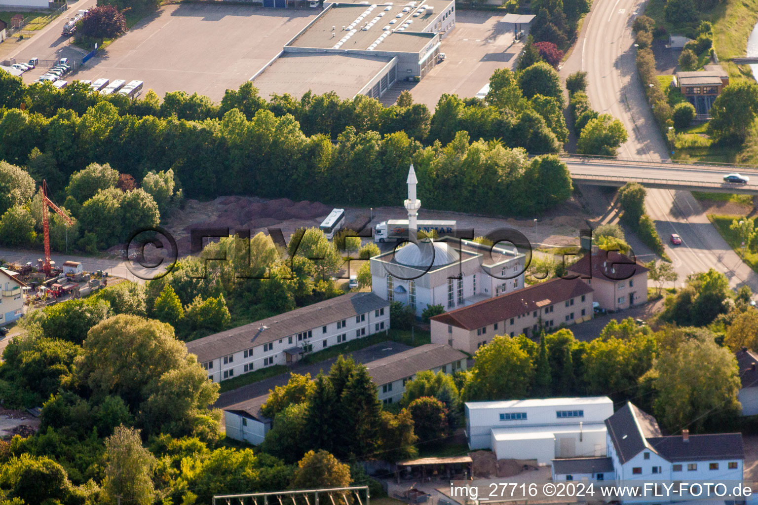 Vue aérienne de DITIB Communauté islamique turque Wiesloch eV à Wiesloch dans le département Bade-Wurtemberg, Allemagne