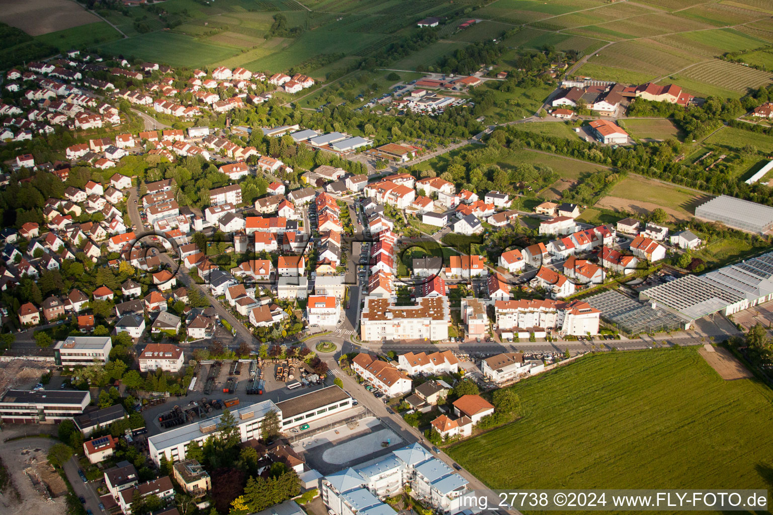 Vue aérienne de Terrain de maison à Wiesloch dans le département Bade-Wurtemberg, Allemagne