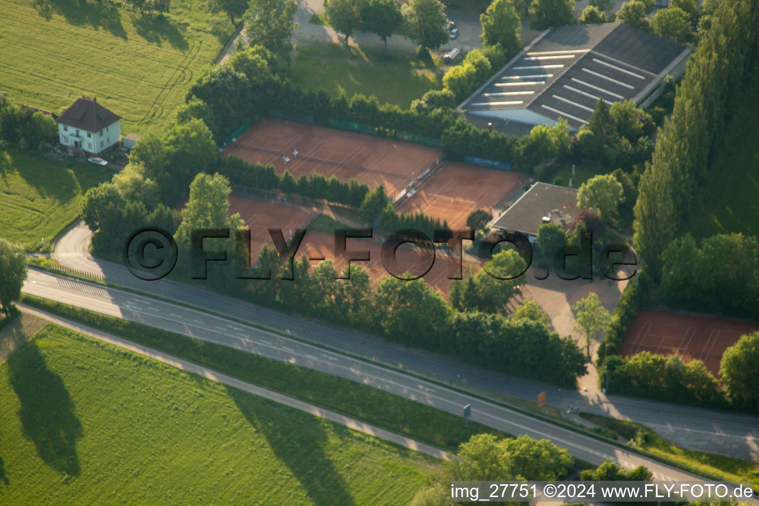 Vue aérienne de Club de tennis Rot Weiss eV à Wiesloch dans le département Bade-Wurtemberg, Allemagne