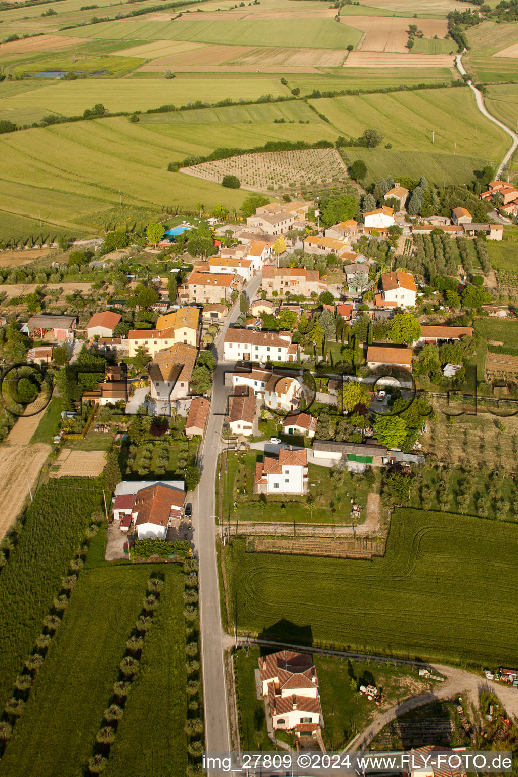 Vue aérienne de Fratticciola dans le département Toscane, Italie