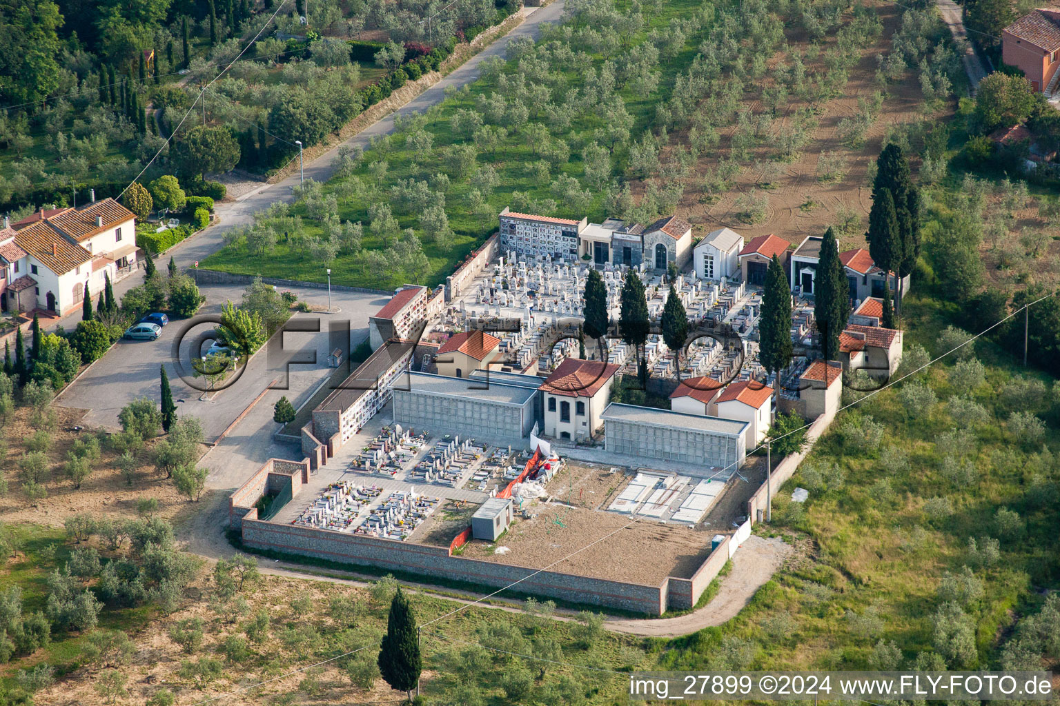 Vue aérienne de Cimetière de Lignano à Arezzo dans le département Arezzo, Italie