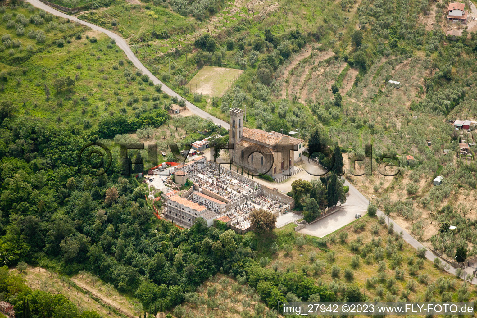 Vue aérienne de Puliciano dans le département Toscane, Italie