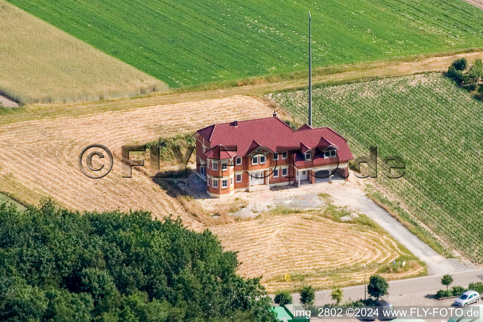 Vue aérienne de Zone industrielle, Villa Hinkelstein à Hatzenbühl dans le département Rhénanie-Palatinat, Allemagne