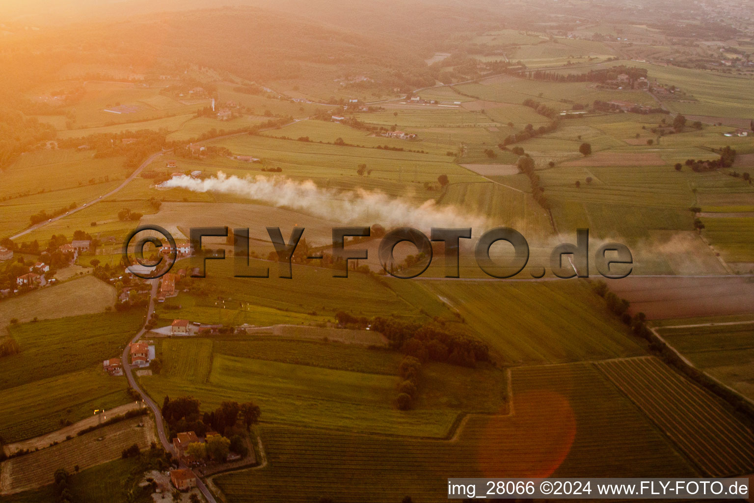 Vue aérienne de Lucignano dans le département Arezzo, Italie