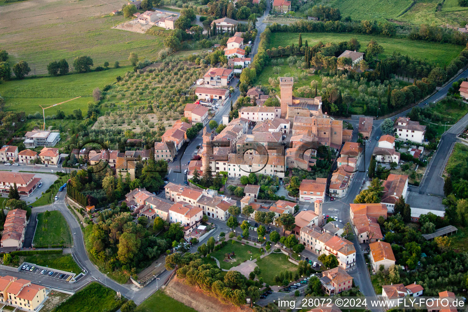 Vue aérienne de Marciano della Chiana dans le département Toscane, Italie