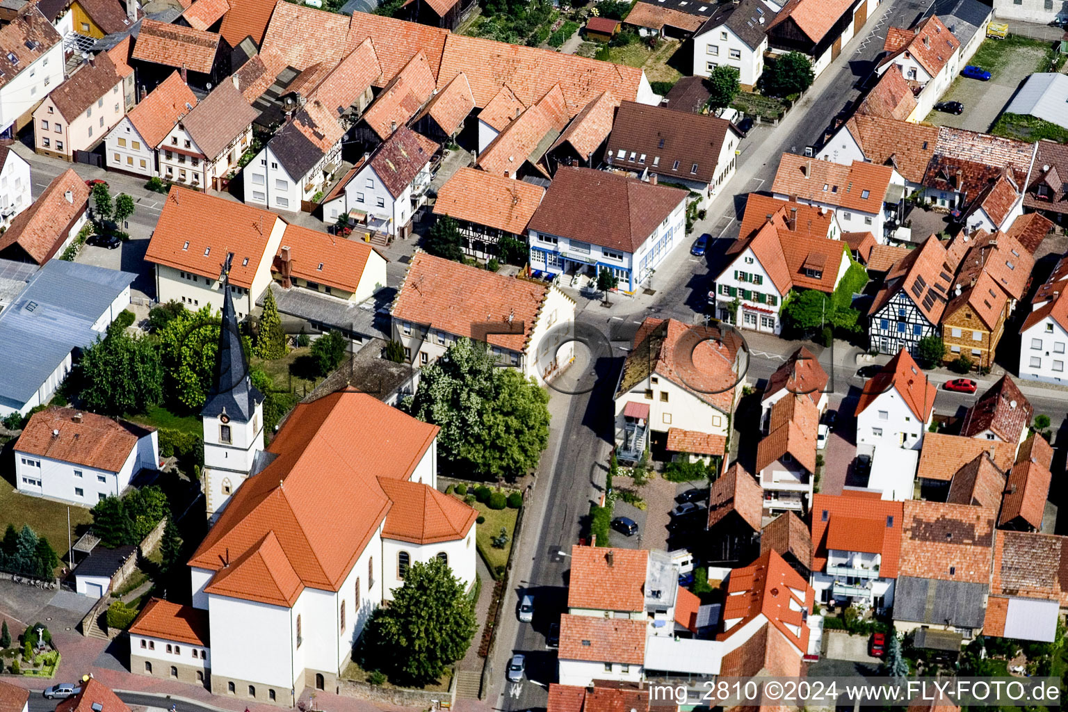 Vue aérienne de Centre à Hatzenbühl dans le département Rhénanie-Palatinat, Allemagne