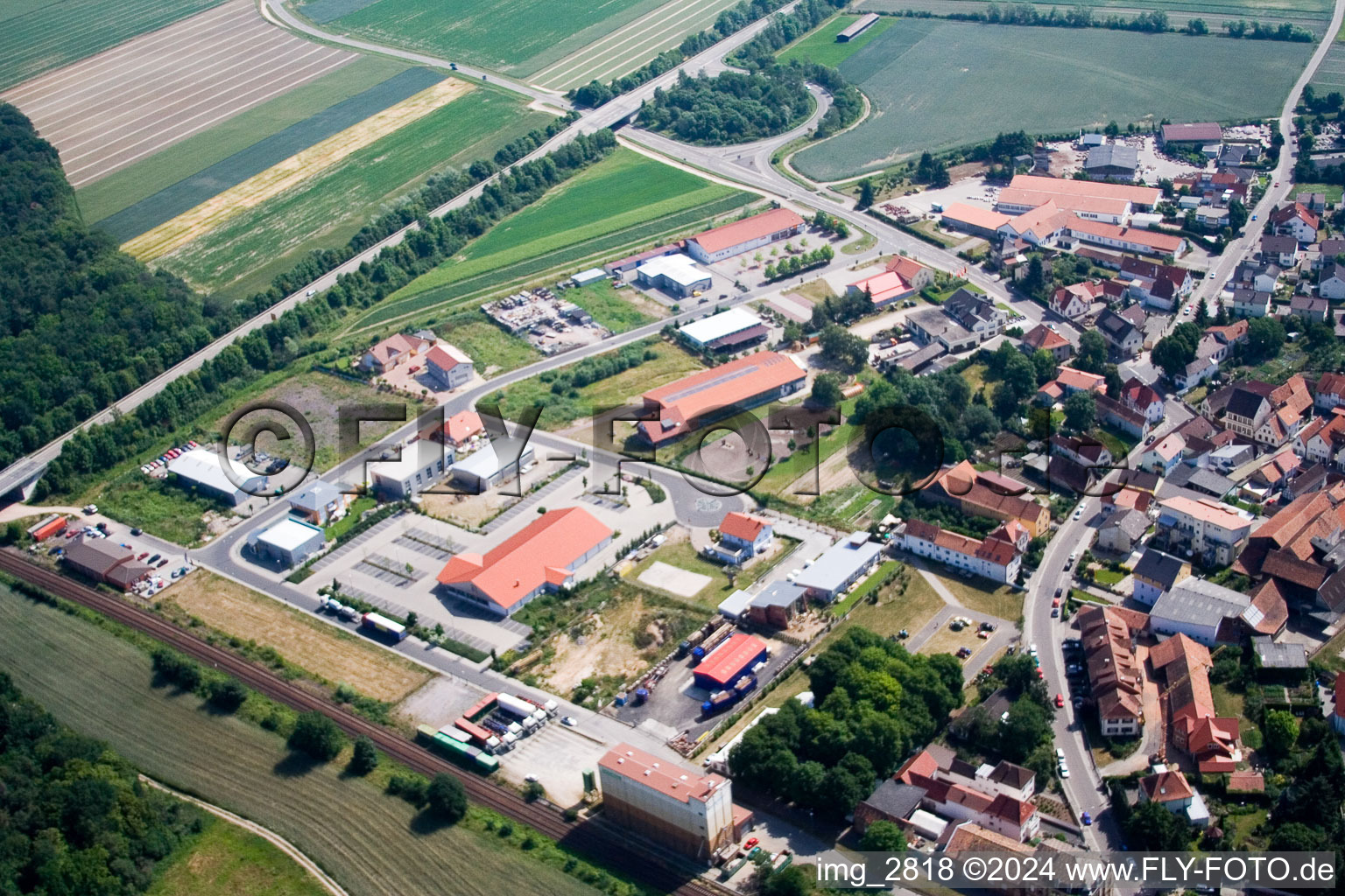 Vue aérienne de Zone commerciale N à Rheinzabern dans le département Rhénanie-Palatinat, Allemagne