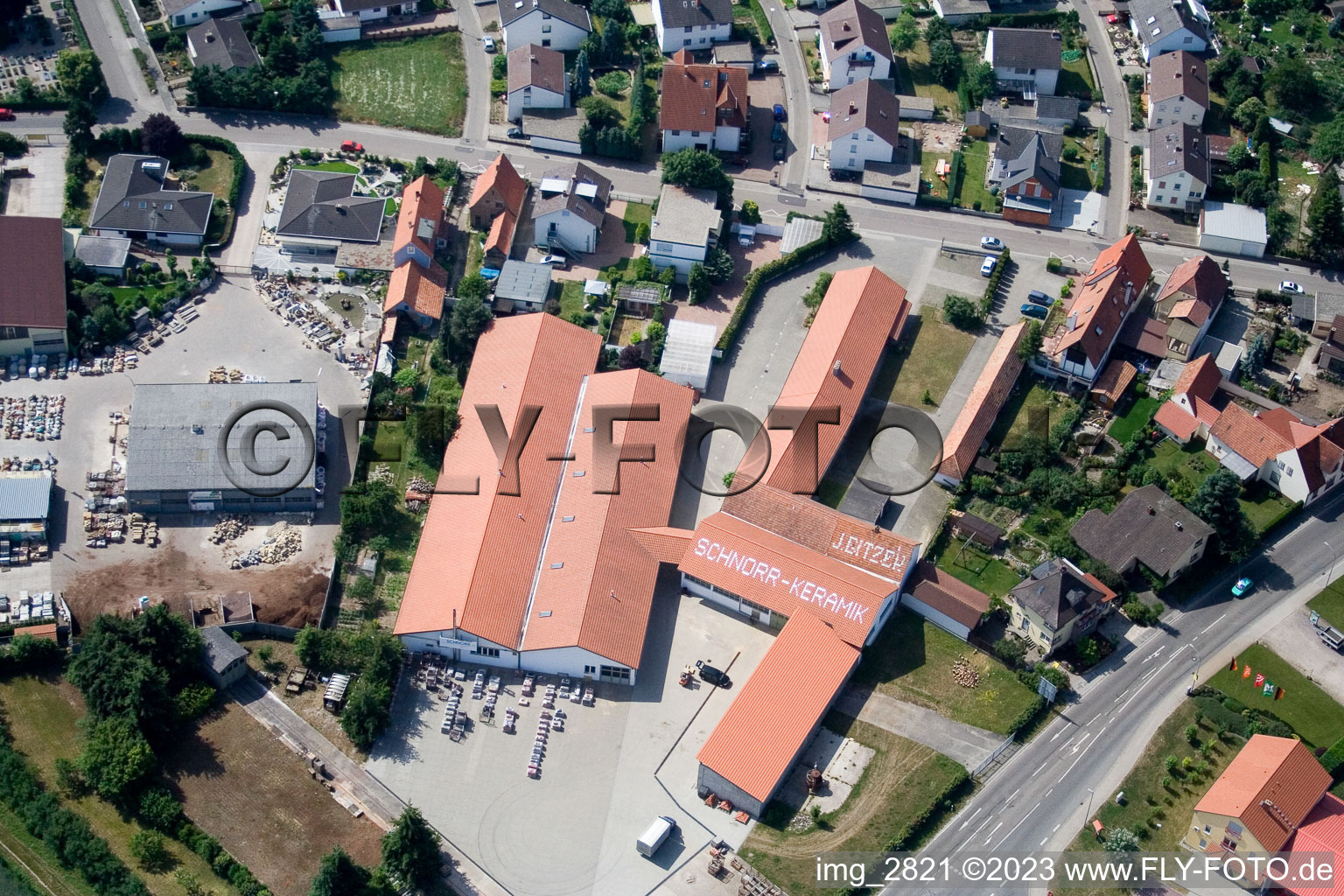 Vue aérienne de Zone industrielle N, Schorr Ceramics à Rheinzabern dans le département Rhénanie-Palatinat, Allemagne