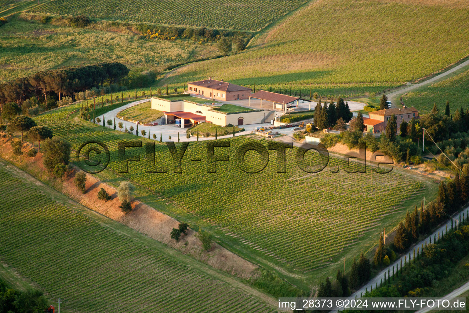 Valiano dans le département Toscane, Italie d'en haut