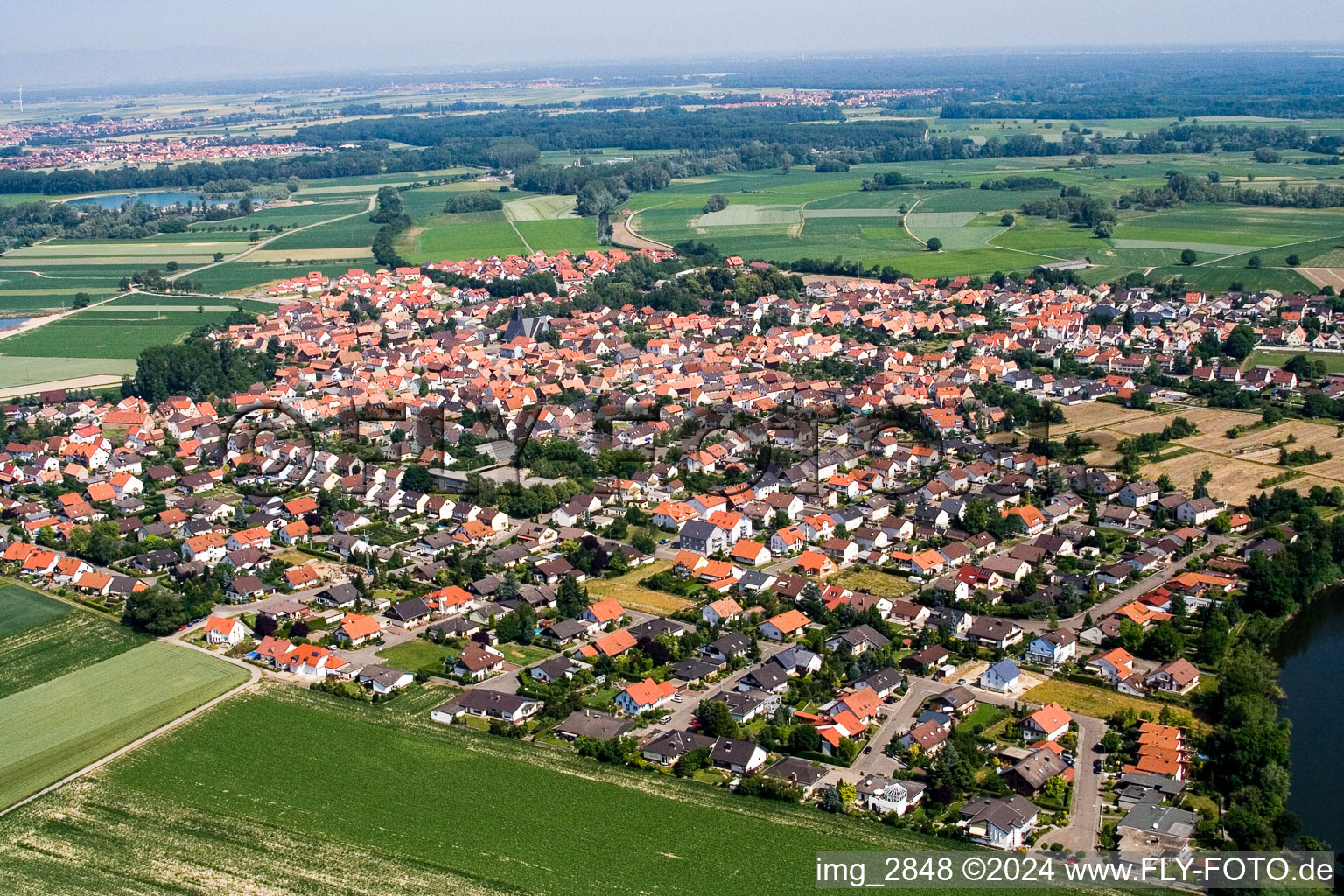 Vue aérienne de Du sud à Leimersheim dans le département Rhénanie-Palatinat, Allemagne