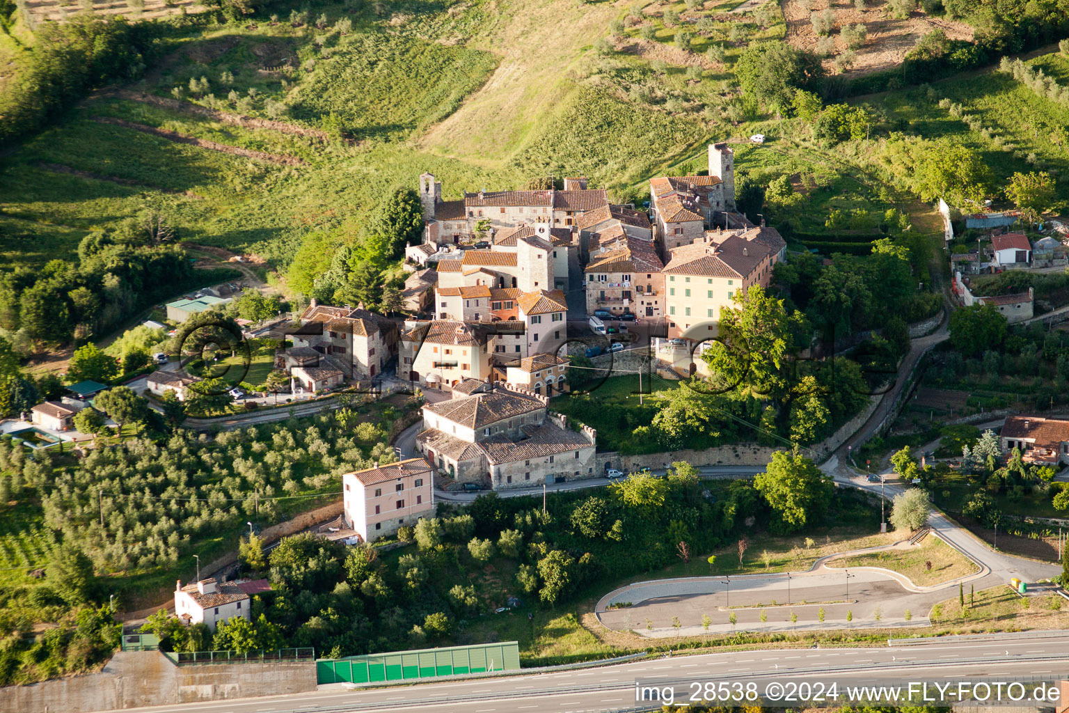 Vue aérienne de Rapolano Terme dans le département Siena, Italie