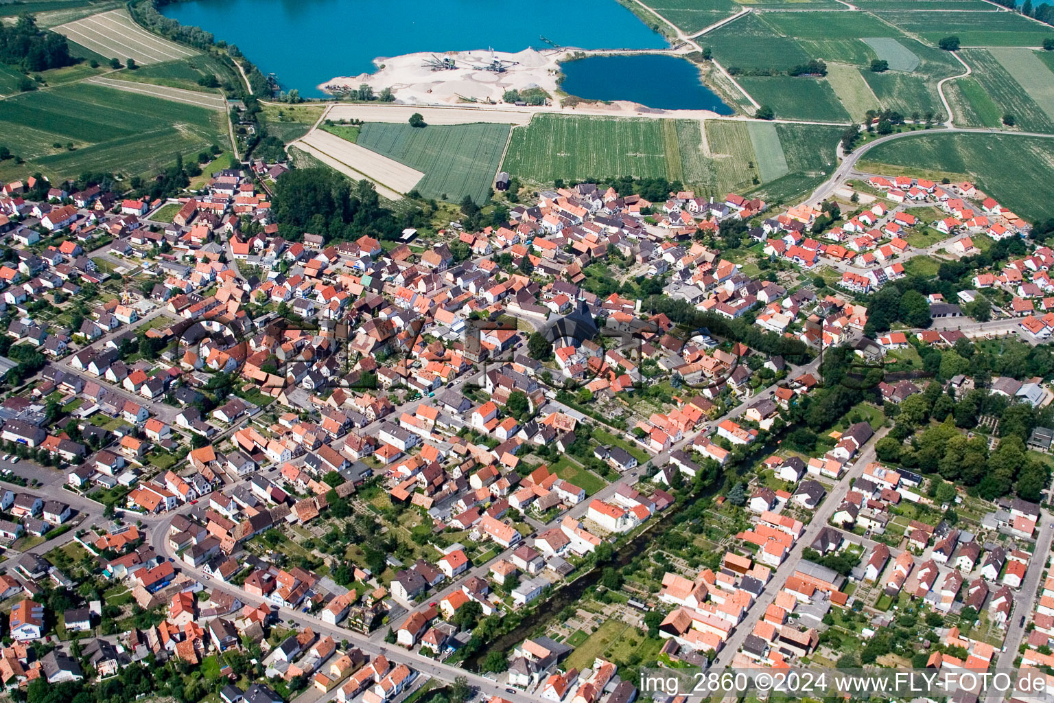 Vue aérienne de De l'est à Leimersheim dans le département Rhénanie-Palatinat, Allemagne