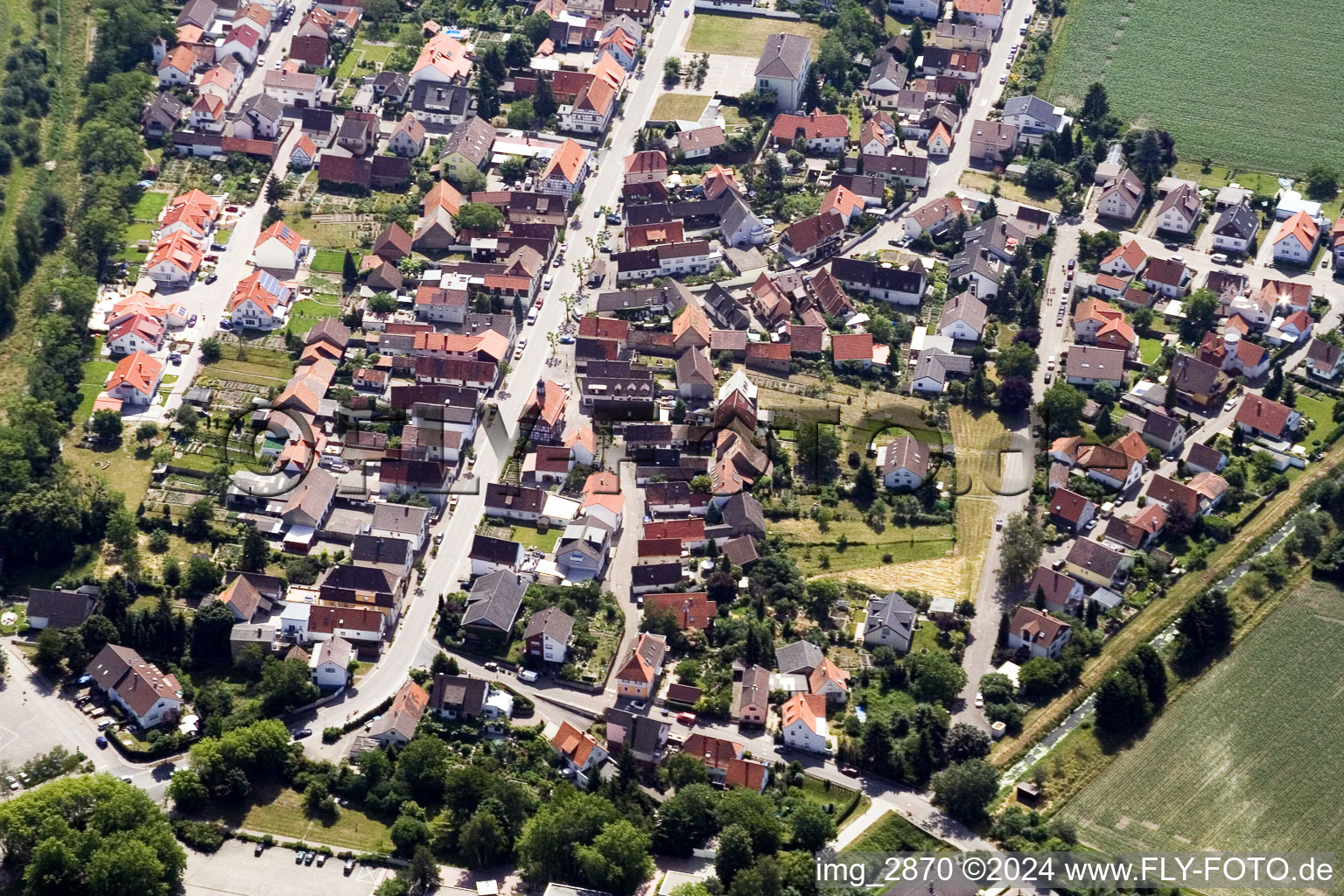 Quartier Leopoldshafen in Eggenstein-Leopoldshafen dans le département Bade-Wurtemberg, Allemagne d'un drone