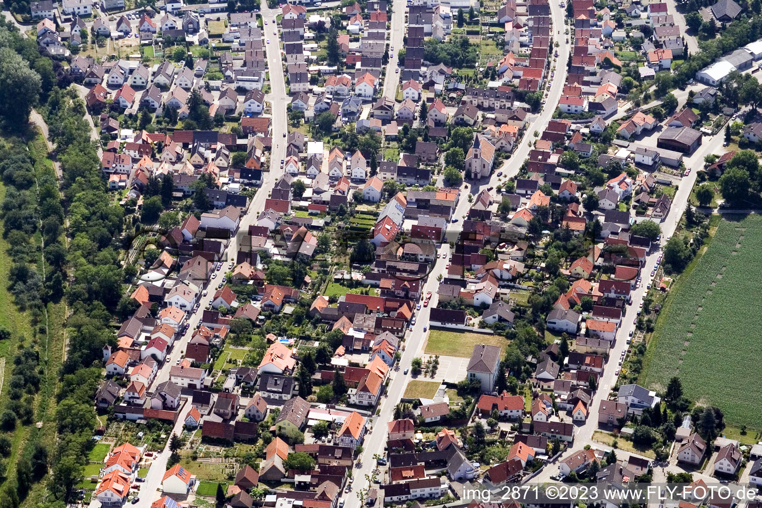Vue aérienne de Quartier Leopoldshafen in Eggenstein-Leopoldshafen dans le département Bade-Wurtemberg, Allemagne
