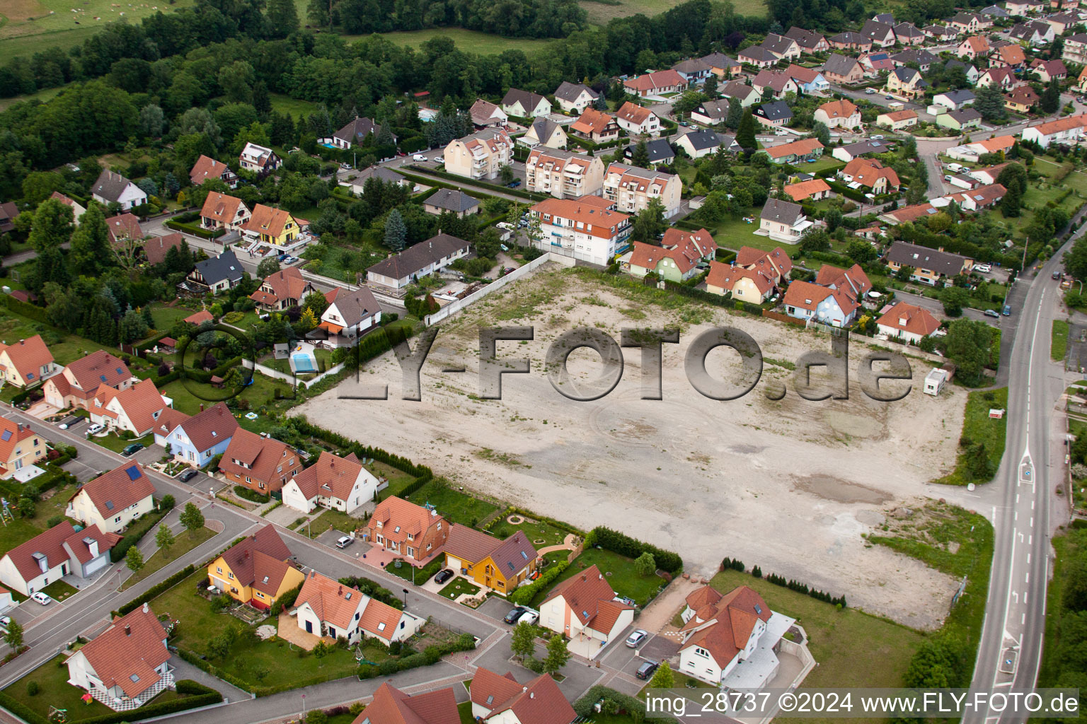 Vue aérienne de Site de l'ancien supermarché à Lauterbourg dans le département Bas Rhin, France