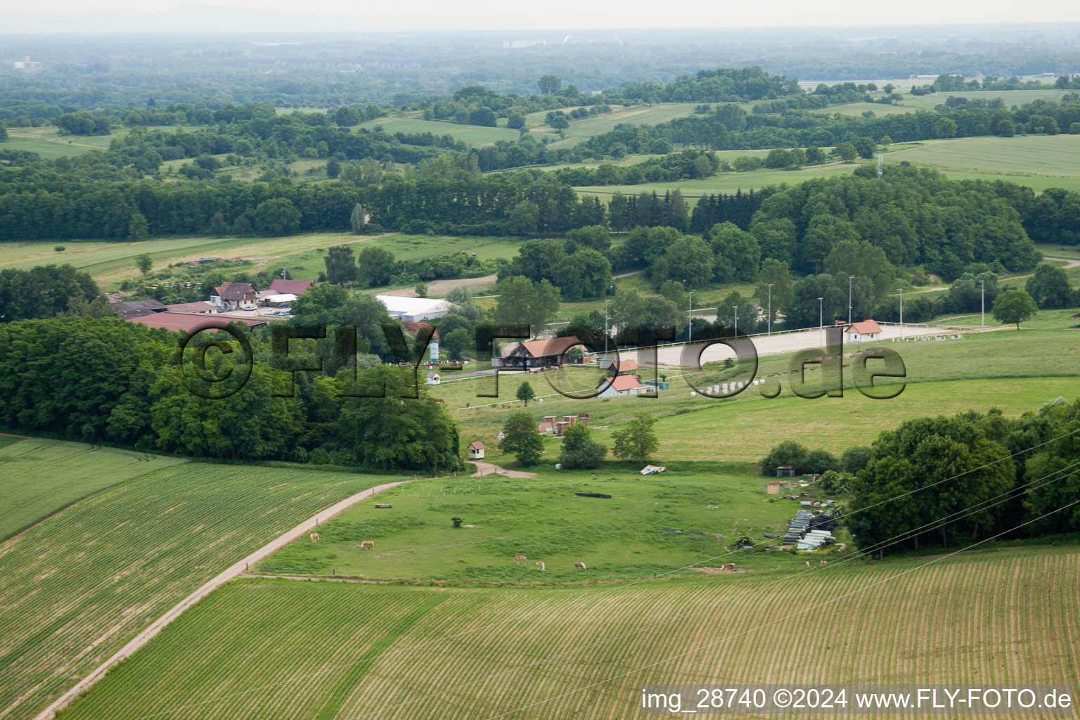 Enregistrement par drone de Haras de la Née à Neewiller-près-Lauterbourg dans le département Bas Rhin, France