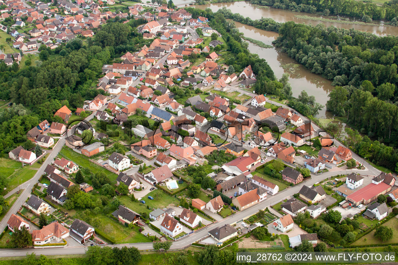 Mothern dans le département Bas Rhin, France vu d'un drone