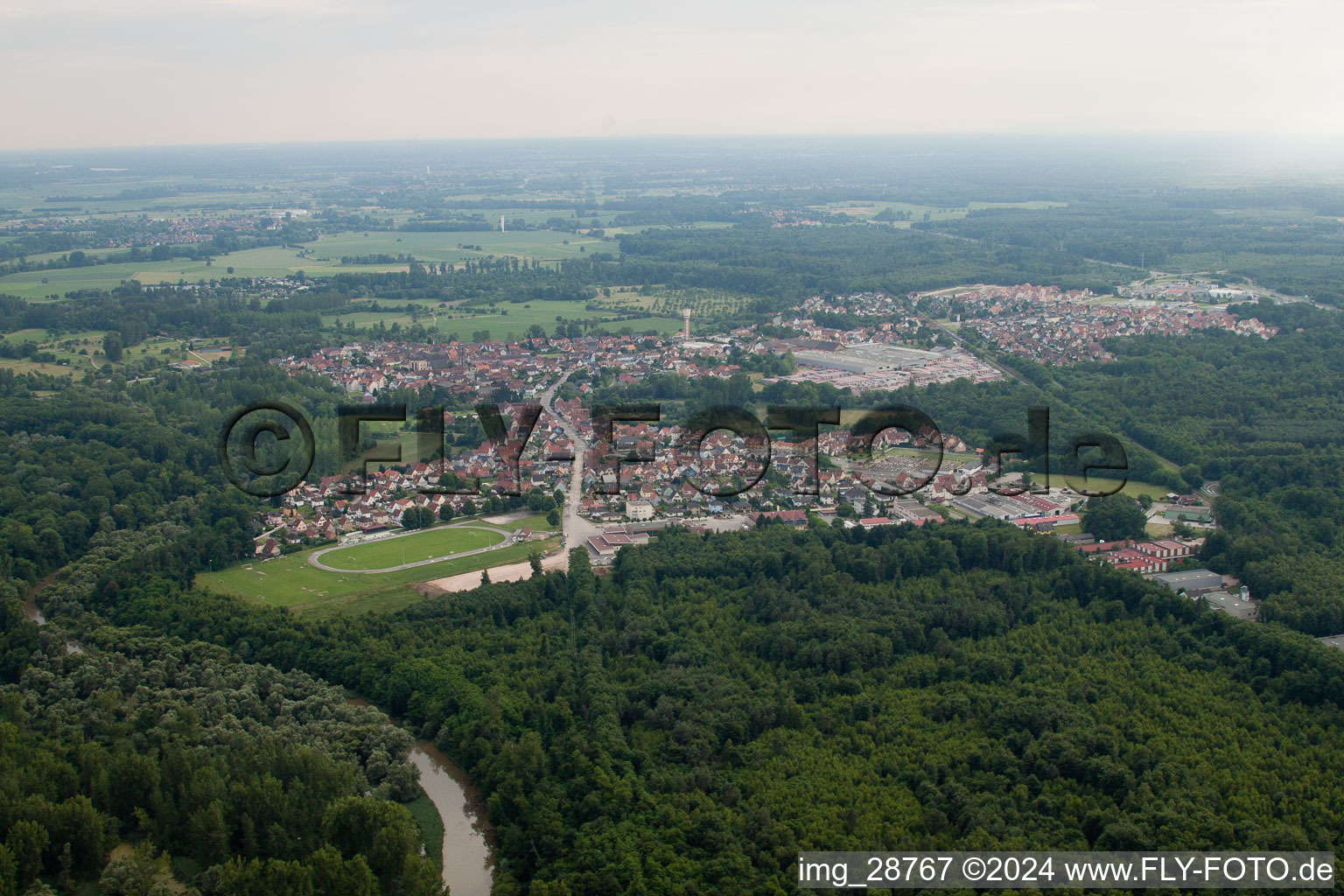 Seltz dans le département Bas Rhin, France depuis l'avion