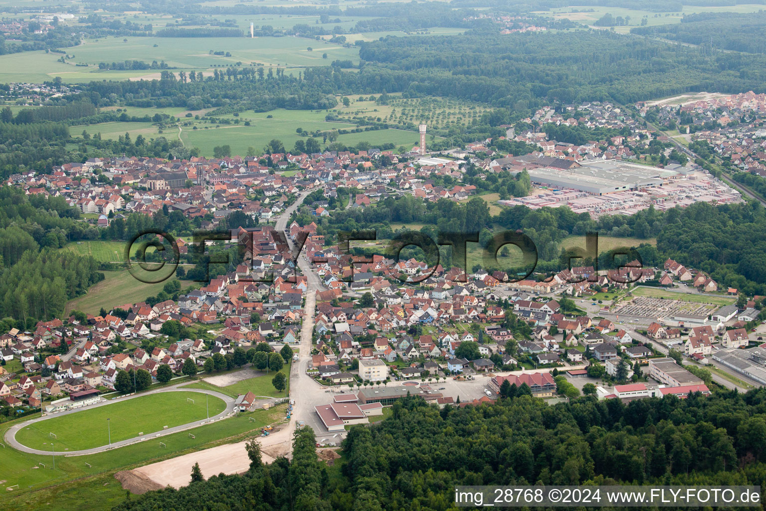 Vue d'oiseau de Seltz dans le département Bas Rhin, France