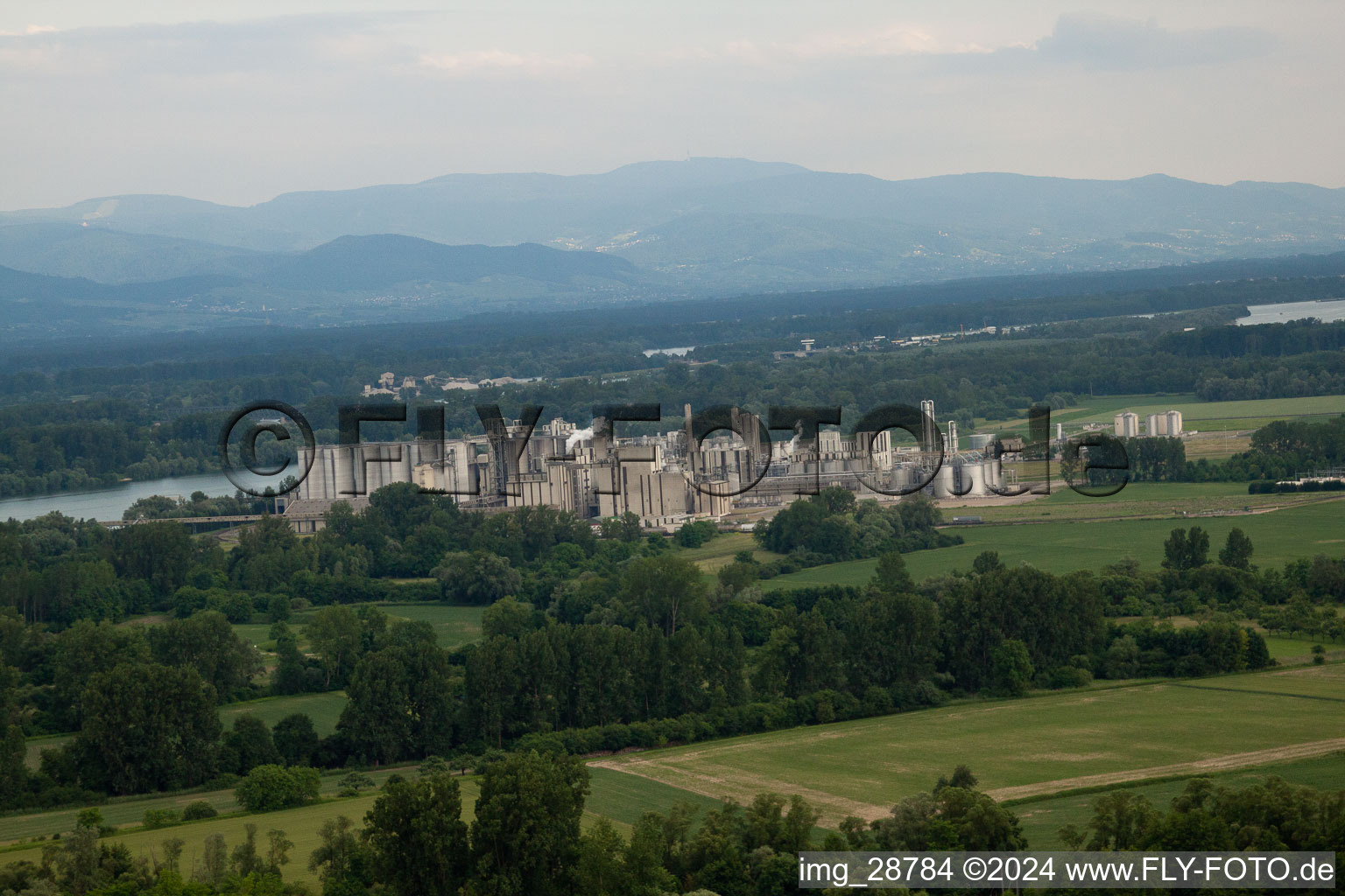 Vue aérienne de Dow Chimique à Beinheim dans le département Bas Rhin, France