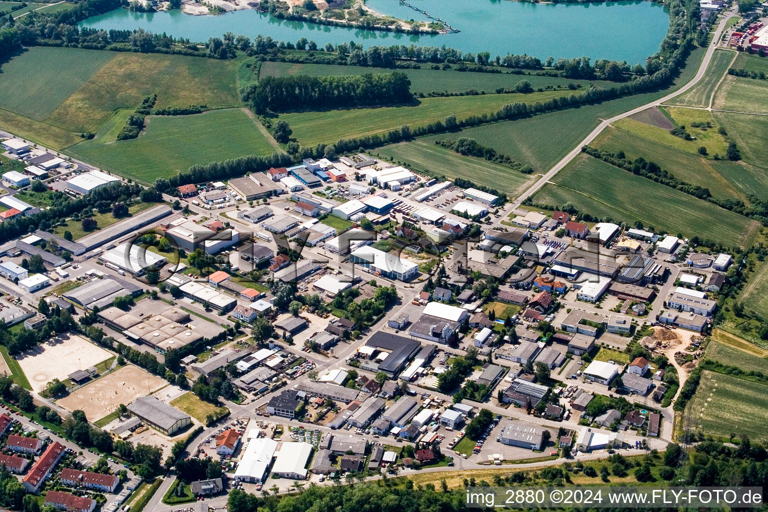 Vue aérienne de Zone industrielle et commerciale Siemens-/Industriestrasse à le quartier Eggenstein in Eggenstein-Leopoldshafen dans le département Bade-Wurtemberg, Allemagne