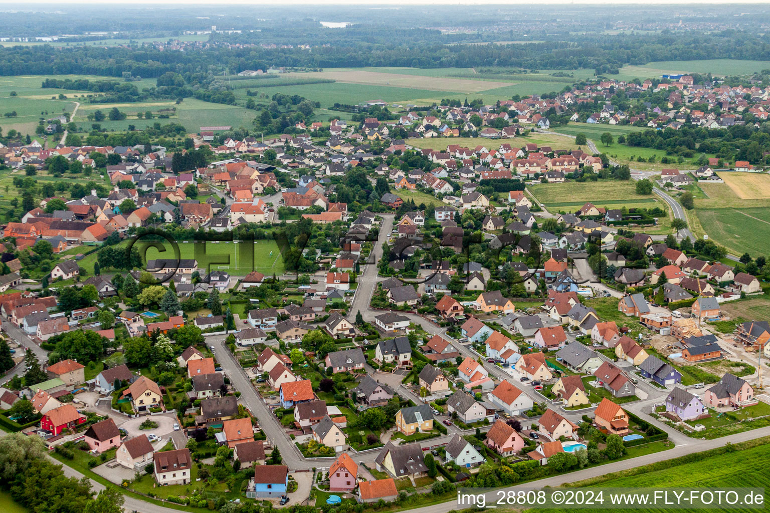 Vue aérienne de Champs agricoles et surfaces utilisables à Stattmatten dans le département Bas Rhin, France