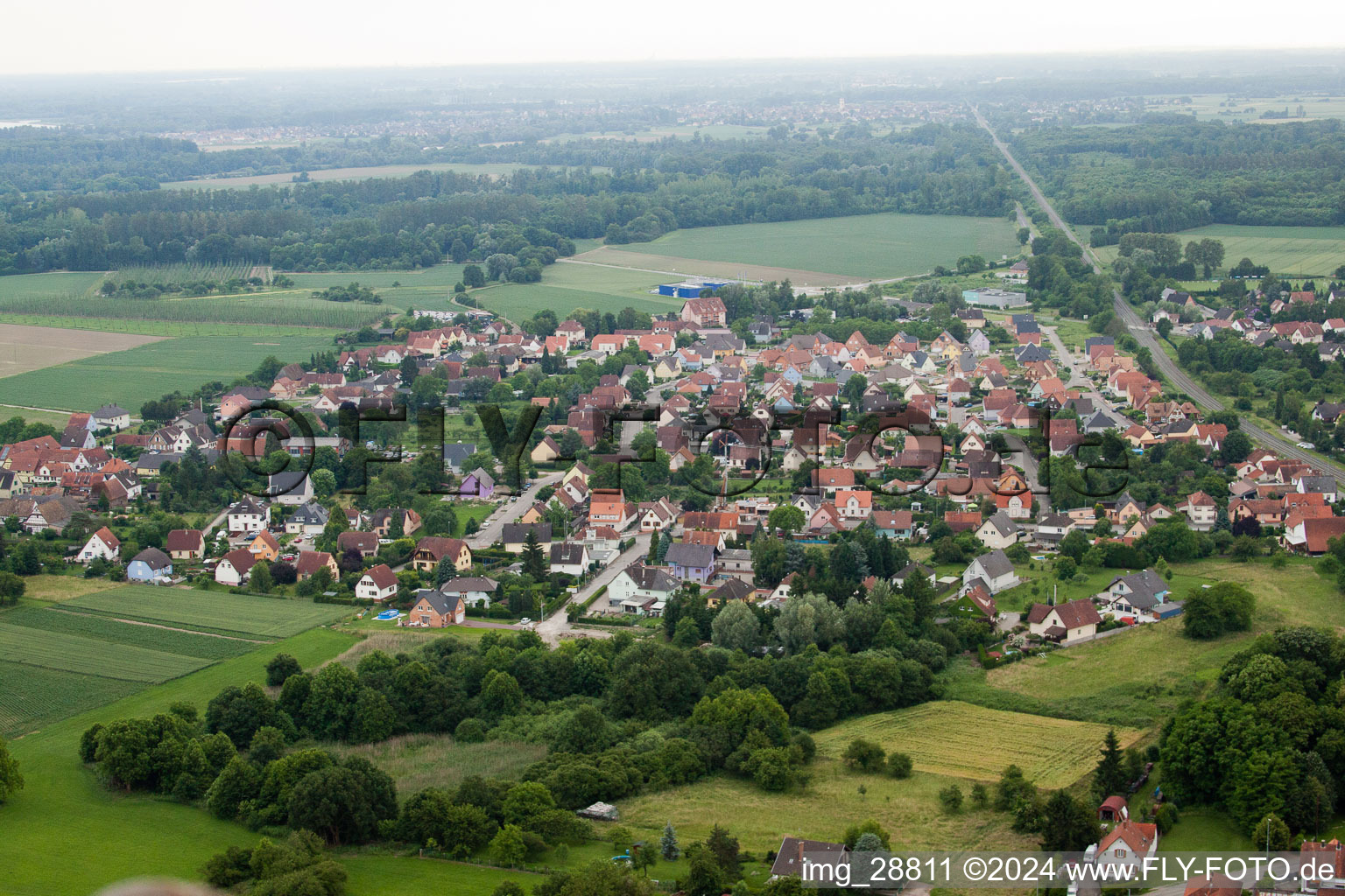 Vue aérienne de Dengolsheim à Sessenheim dans le département Bas Rhin, France