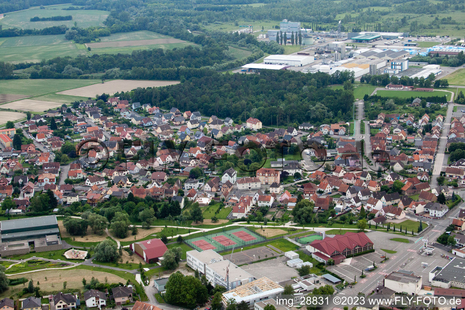 Photographie aérienne de Drusenheim dans le département Bas Rhin, France