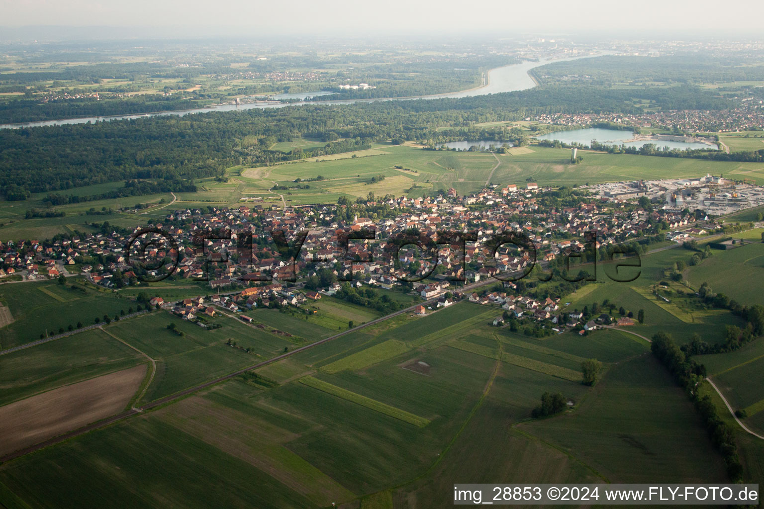 Vue aérienne de Kilstett dans le département Bas Rhin, France