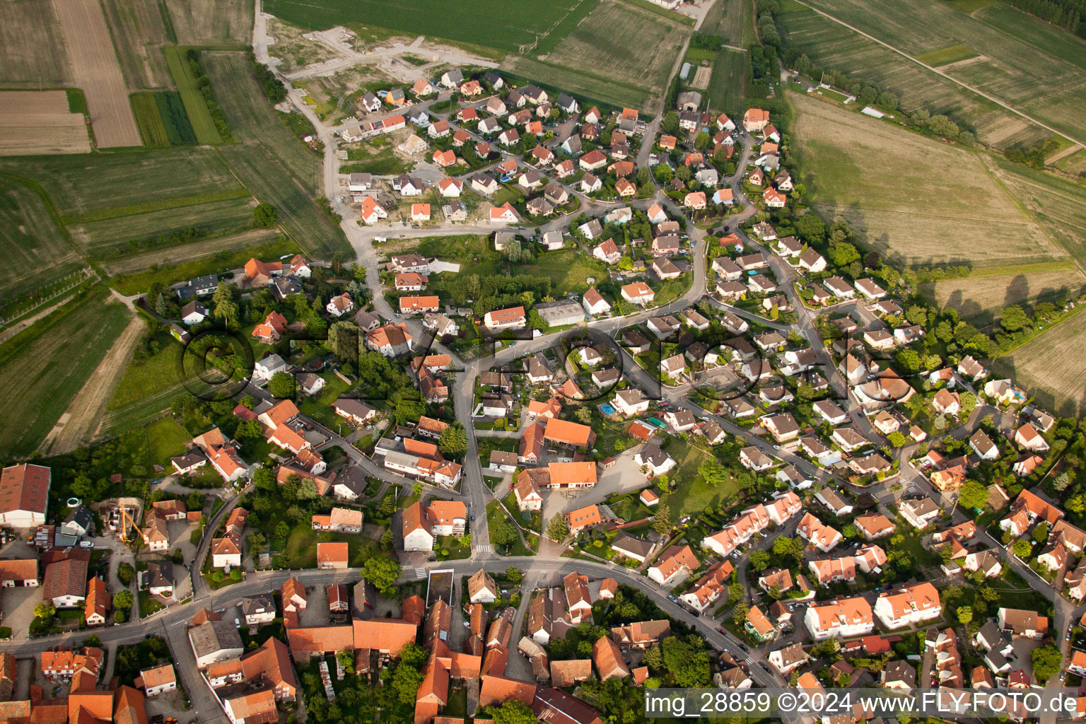Vue aérienne de Zone de peuplement à Kilstett dans le département Bas Rhin, France
