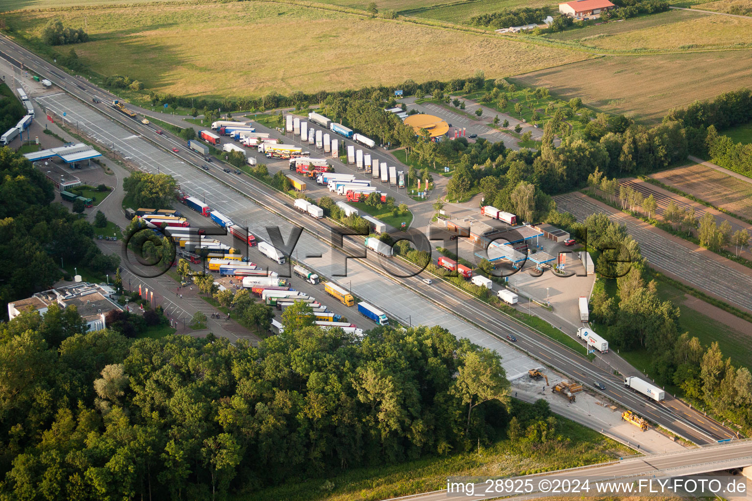 Vue aérienne de Aire de repos A5 à le quartier Urloffen in Appenweier dans le département Bade-Wurtemberg, Allemagne