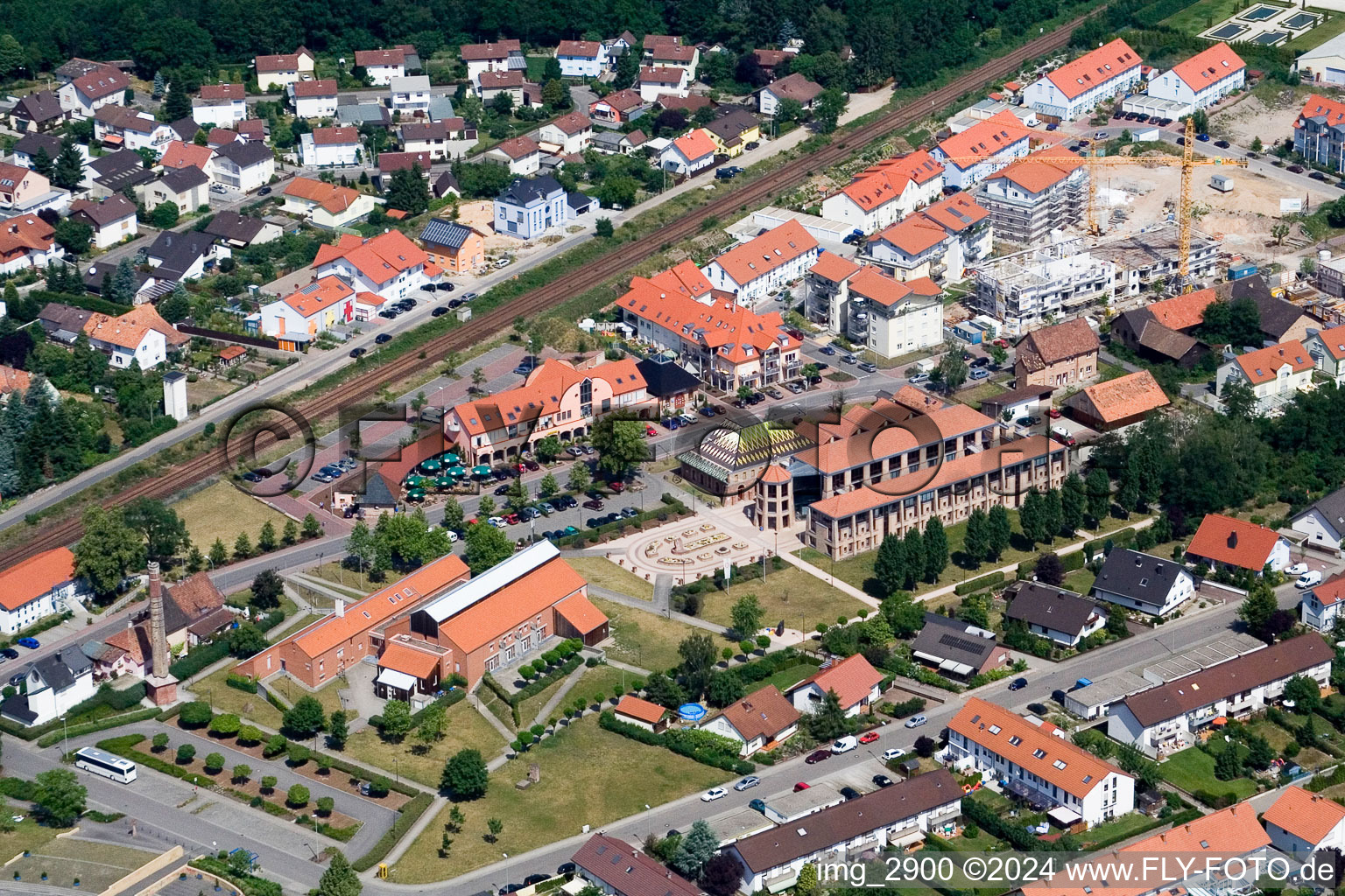 Vue aérienne de Hôtel de ville, musée de la briqueterie à Jockgrim dans le département Rhénanie-Palatinat, Allemagne