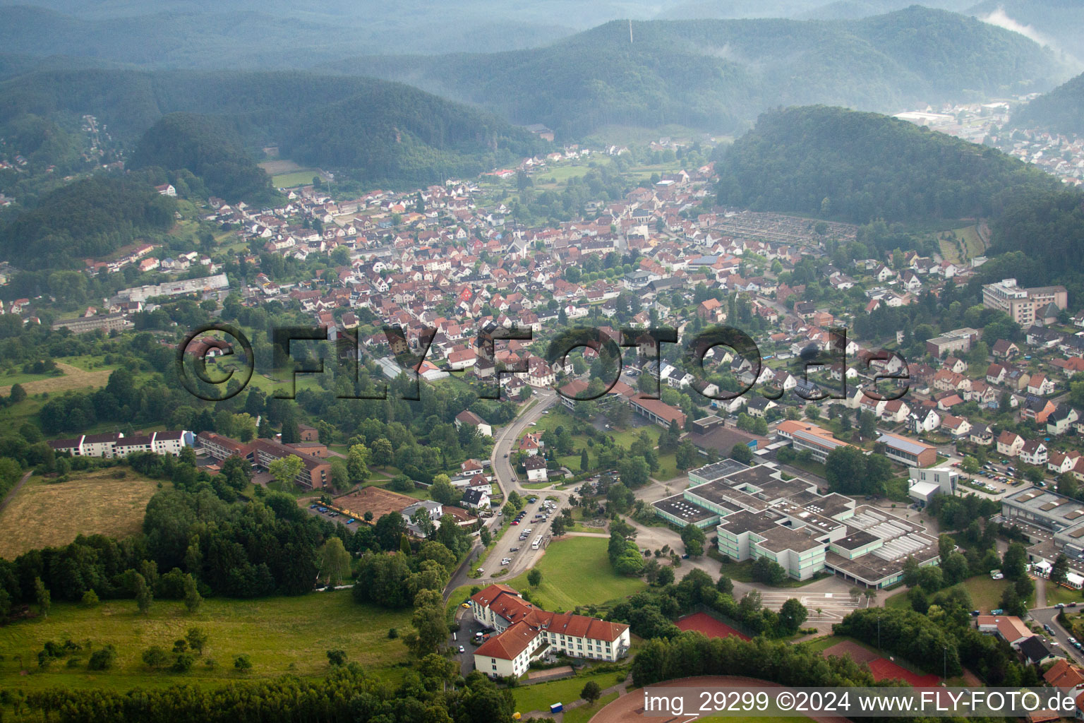 Dahn dans le département Rhénanie-Palatinat, Allemagne vue d'en haut