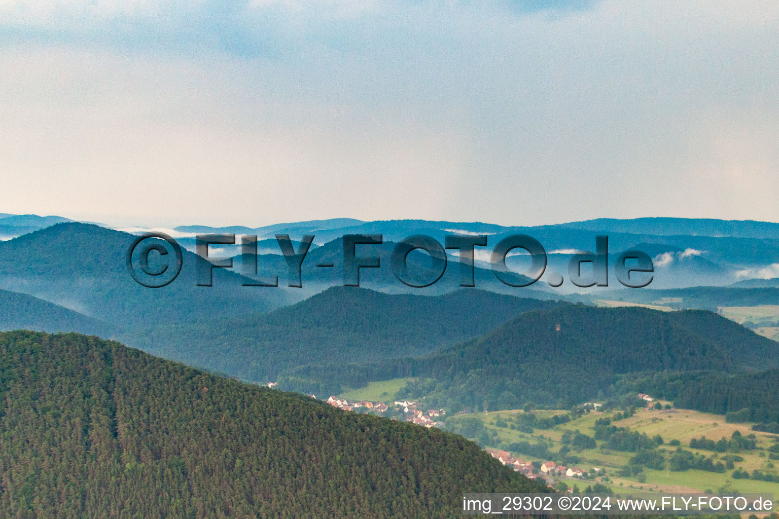 Vue d'oiseau de Dahn dans le département Rhénanie-Palatinat, Allemagne