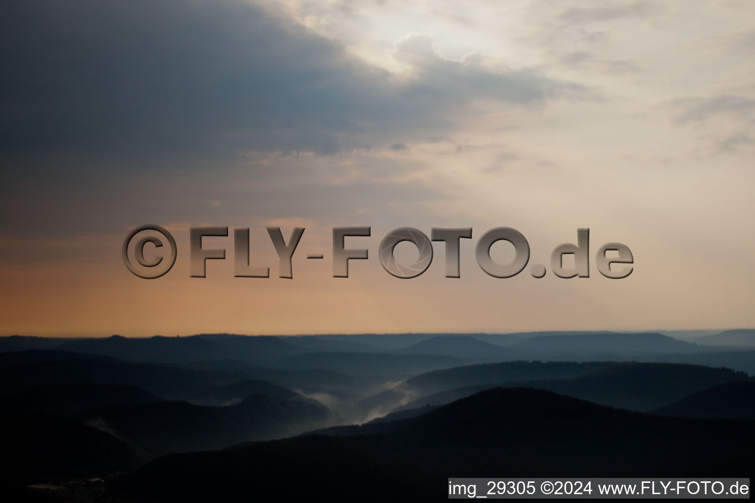 Dahn dans le département Rhénanie-Palatinat, Allemagne vue du ciel