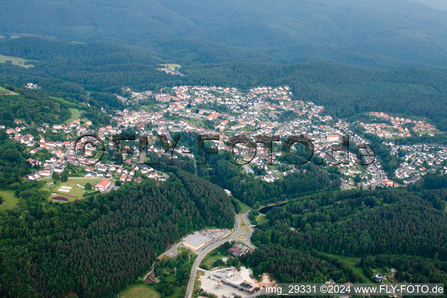 Vue aérienne de Lemberg dans le département Rhénanie-Palatinat, Allemagne