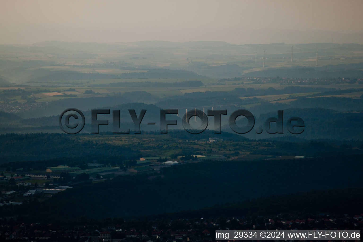 Vue aérienne de Pont de la vallée autoroutière à Thaleischweiler-Fröschen dans le département Rhénanie-Palatinat, Allemagne