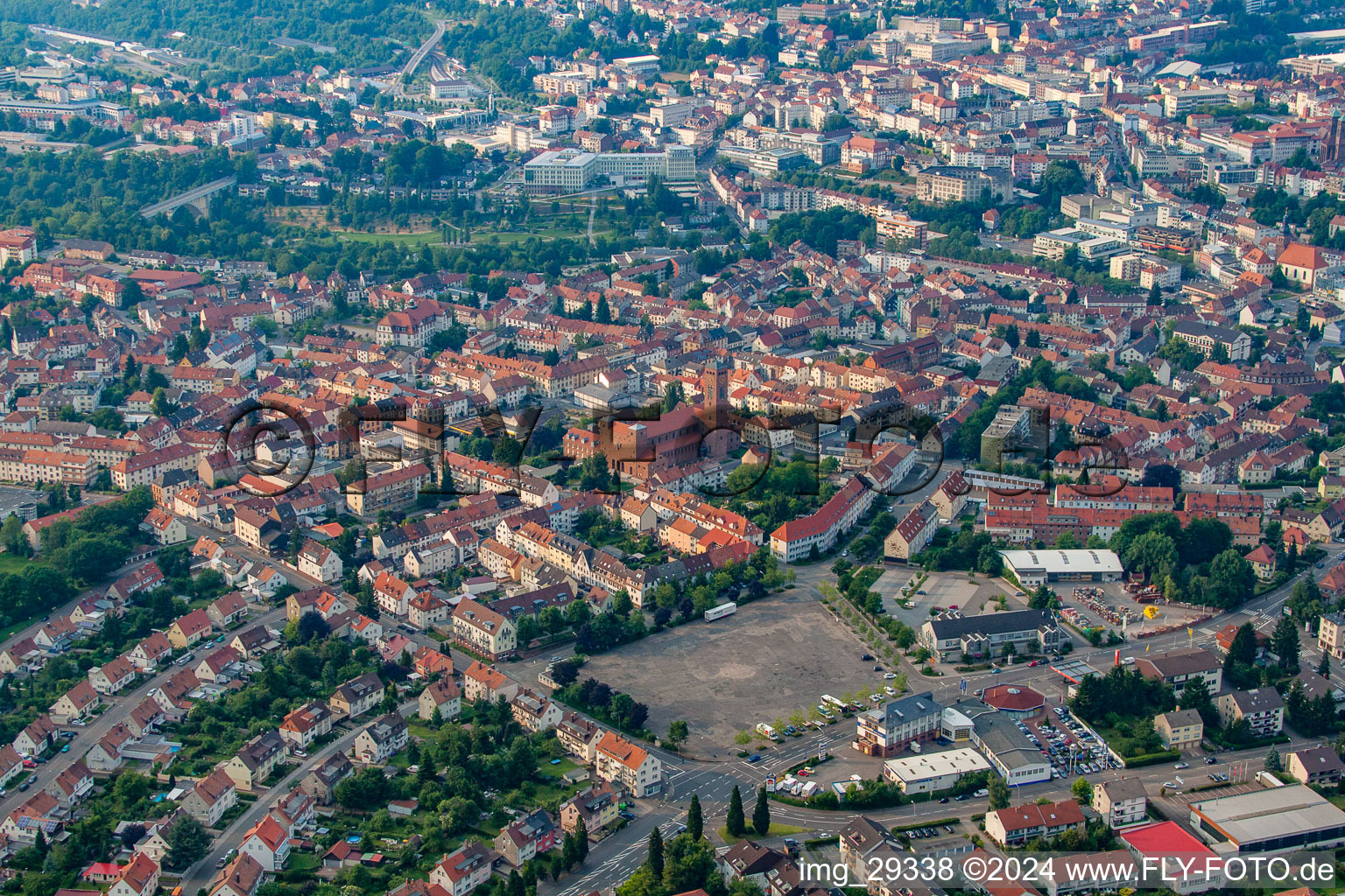 Pirmasens dans le département Rhénanie-Palatinat, Allemagne du point de vue du drone