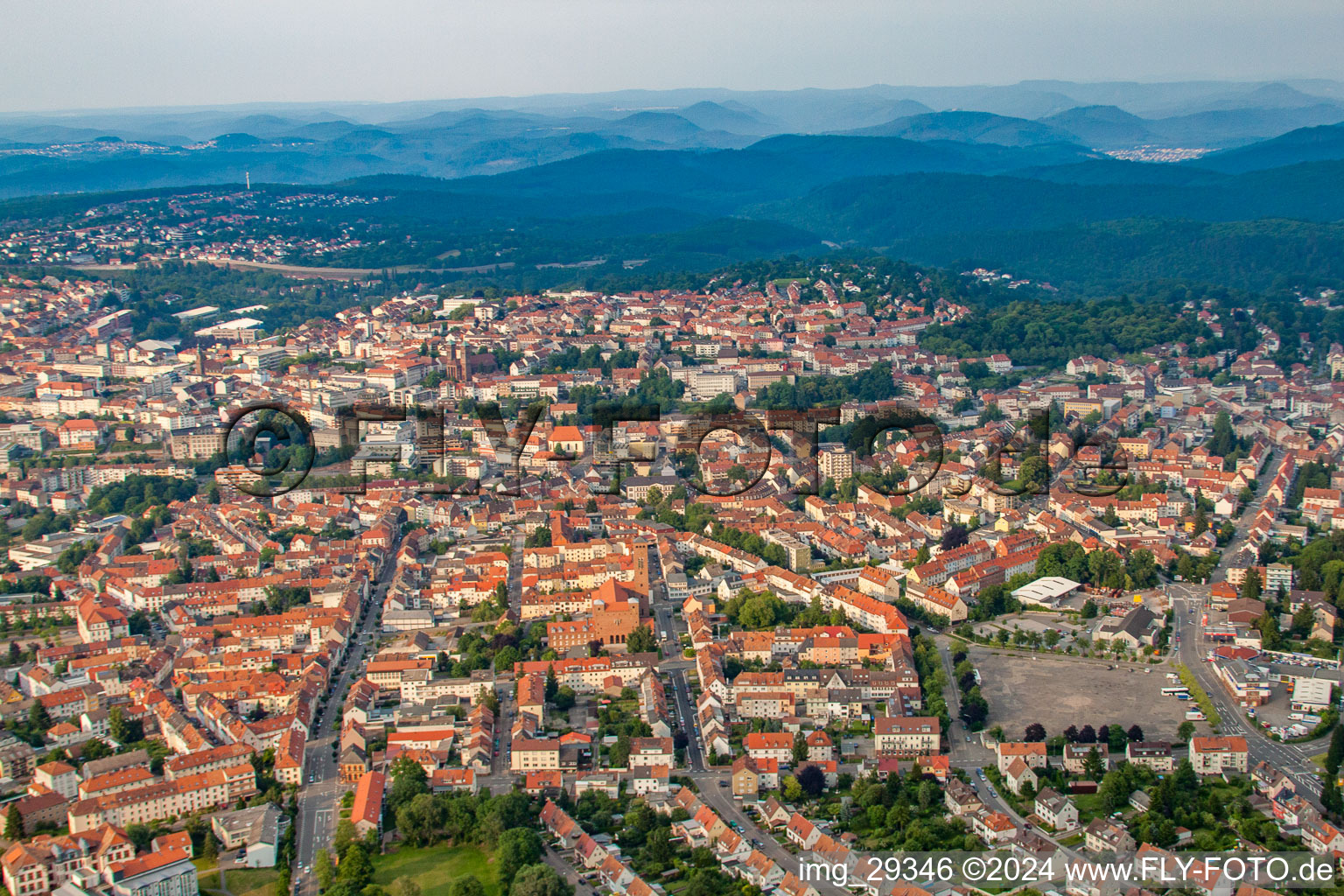 Pirmasens dans le département Rhénanie-Palatinat, Allemagne d'en haut