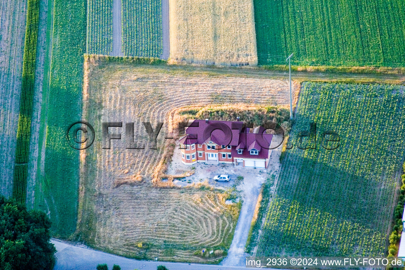 Vue aérienne de Zone industrielle, Villa Hinkelstein à Hatzenbühl dans le département Rhénanie-Palatinat, Allemagne