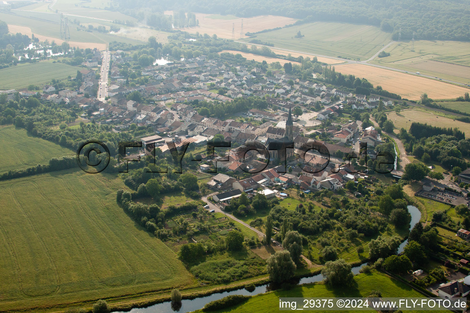 Vue aérienne de Cattenom dans le département Moselle, France